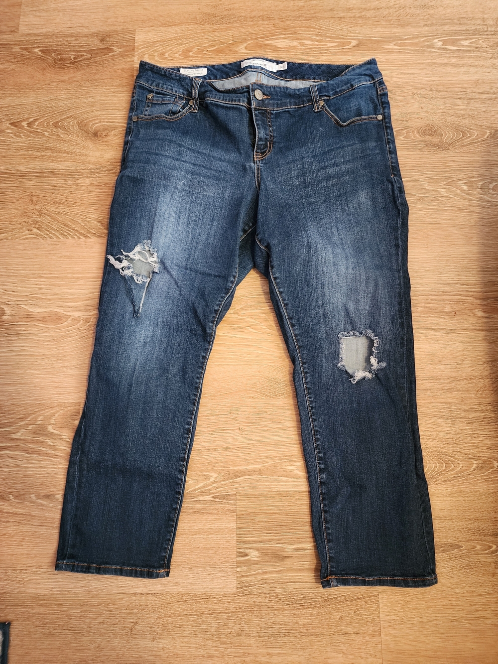 Torrid Ex-Boyfriend Slim Crop Distressed Jeans Medium Wash Size 16R